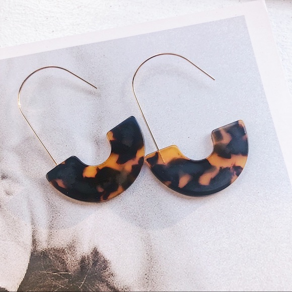 HP⭐️BaubleBar Style Tortoise Drop Earrings - Picture 2 of 6